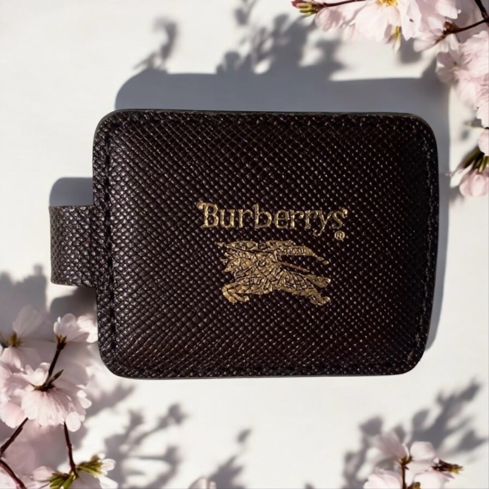 Burberrys Vintage Haymarket Check Clutch w/matching hang tag. Pre 1999. - Picture 8 of 11